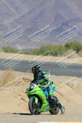 media/Mar-21-2025-CVMA Friday Practice (Fri) [[30cd4fe323]]/3-Racer 2/Session 4 (Turn 10)/